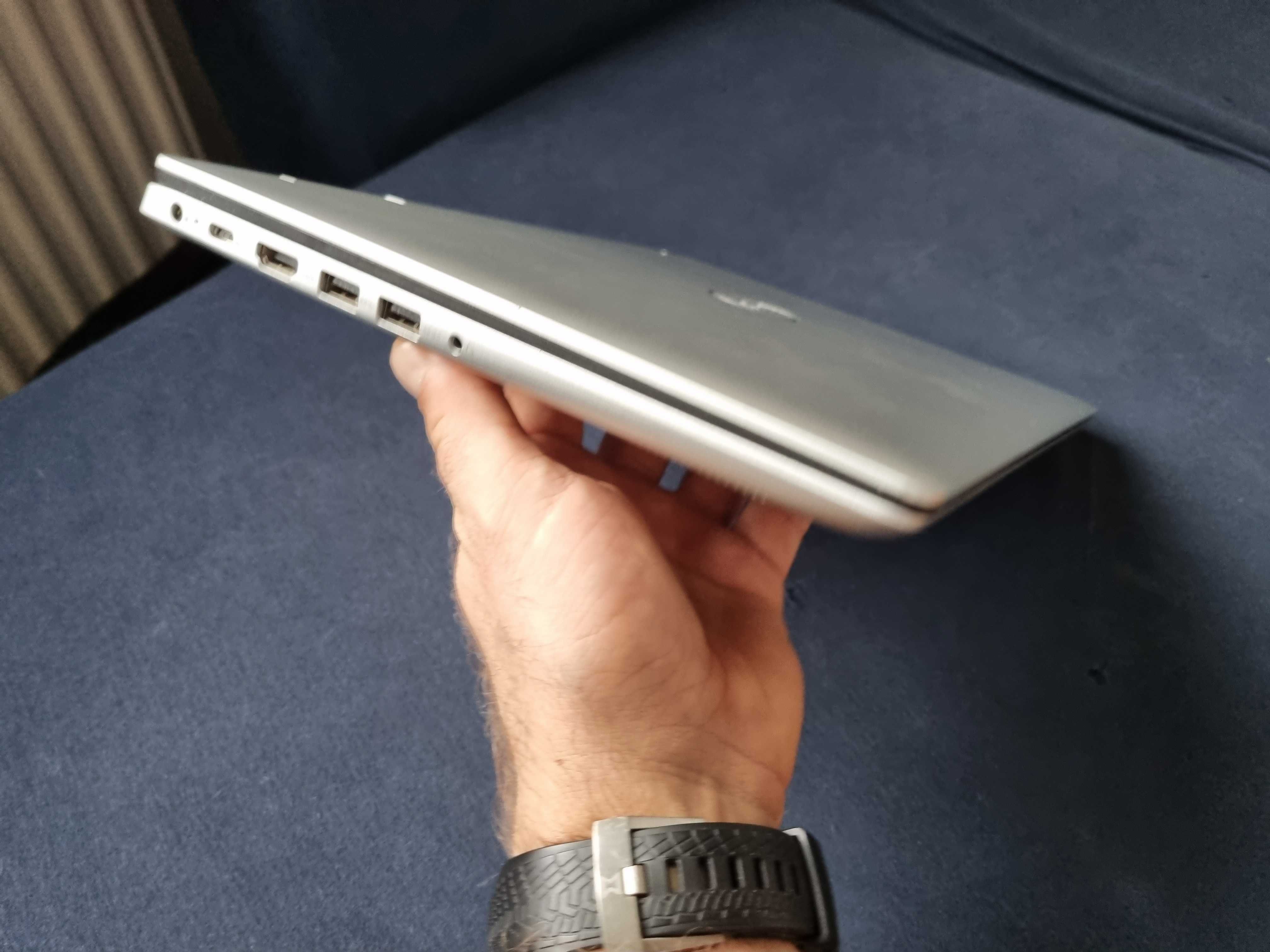 Dell Inspiron 5482 2in1; 14 " Intel Core i3-8145 4 GB / 1024 GB