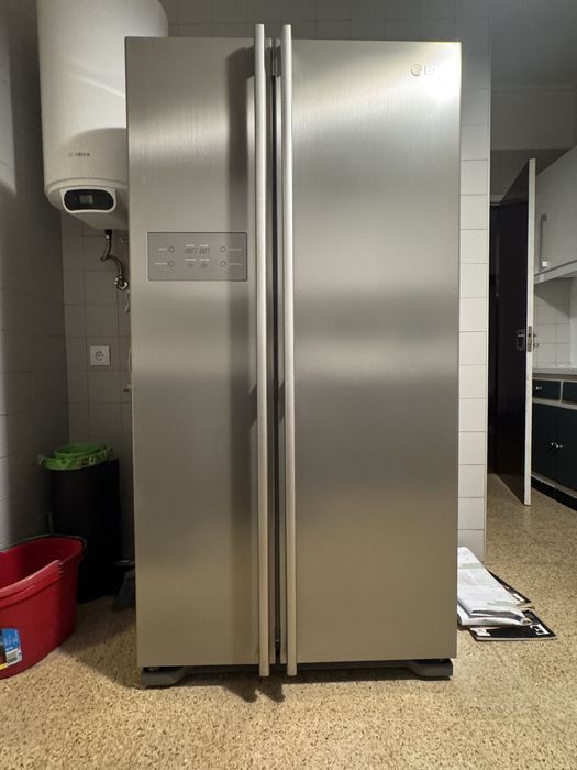 Frigorifico combi tipo americano LG. Estimado.