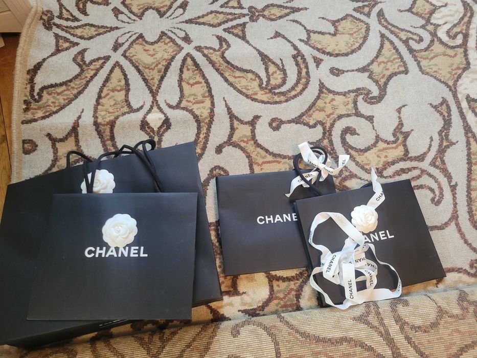 оригінальні коробки луї віттон Louise Vuitton та пакети шанель Chanel