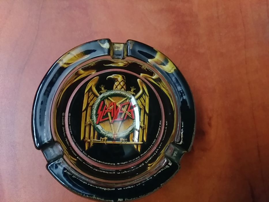 SLAYER-cinzeiro e palheta