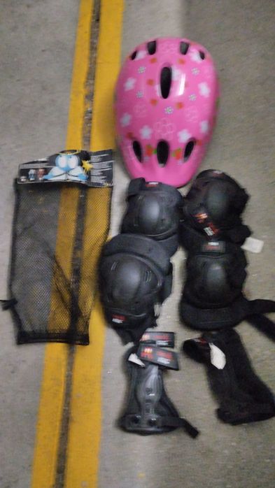 Capacete de proteção mais assessórios de bicicleta para menina 15 euro