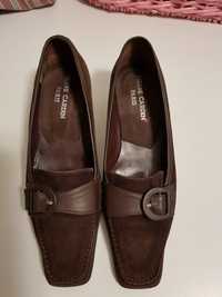 Sapatos castanhos Pierre Cardin pele