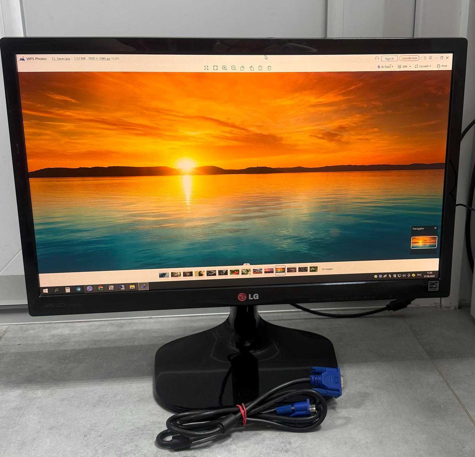 Монитор LG 22MP55HQ-P