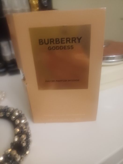 Burberry goddess  perfumy