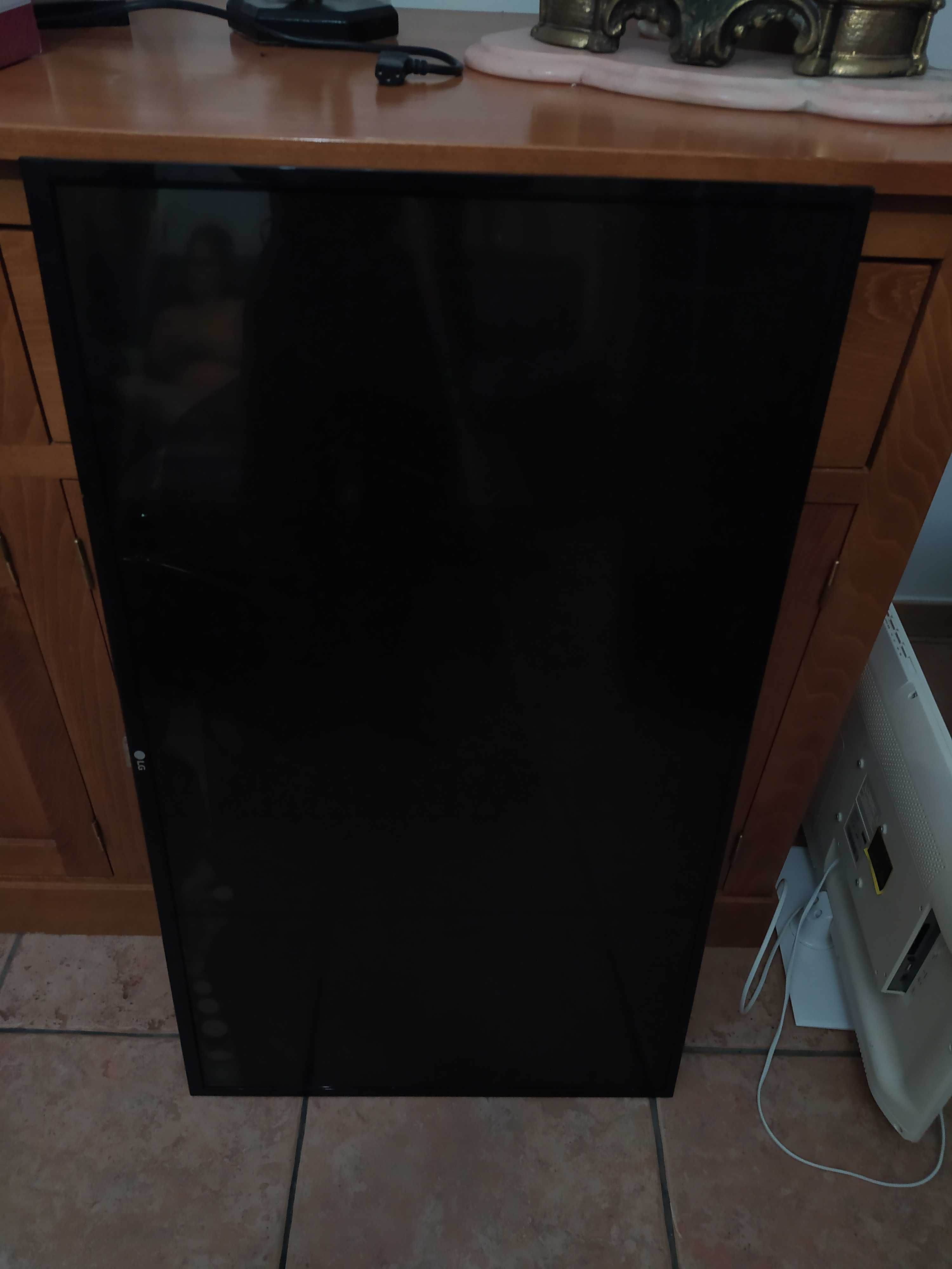 Televisão/TV/LCD LG 43'' (para peças) OFERTA dos portes