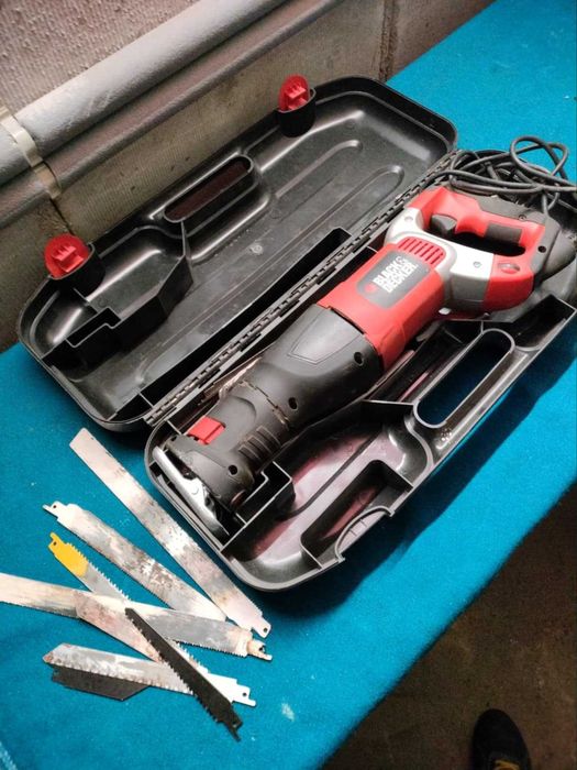 Piła szablasta Black decker