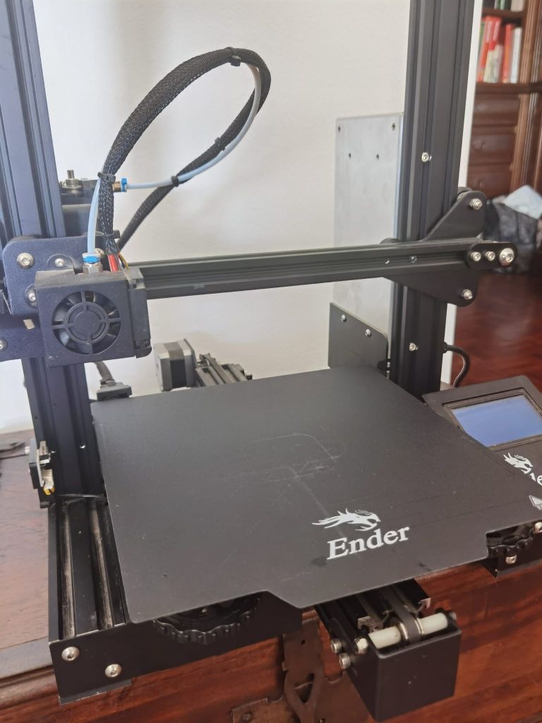 Impressora 3D Ender 3 pro + 7 bobines de filamento