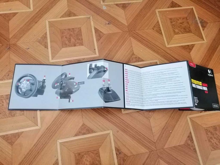 CD-диск с программным обеспечением подключения руля и педалей для игр