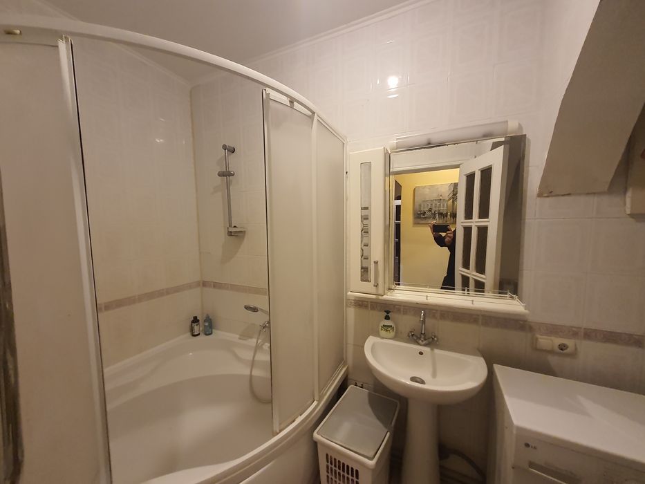 Продам 3к кв  80м2 вул Соц.містечко гарна локація 100м Київський Шлях