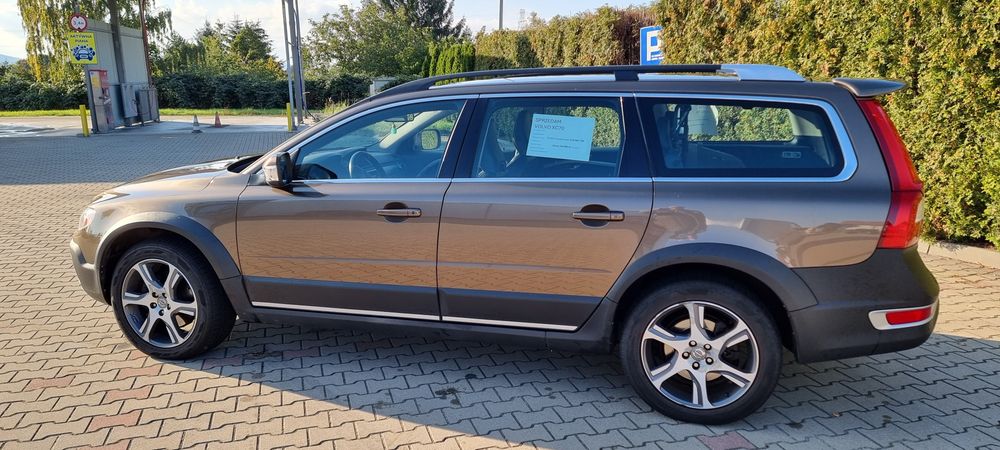 Pewne auto Volvo xc70