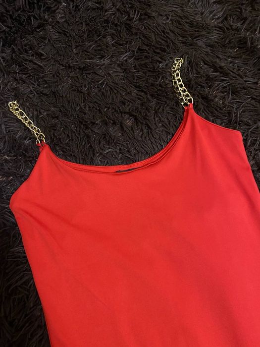 Жіноча облягаюча міні - сукня на ланцюжках