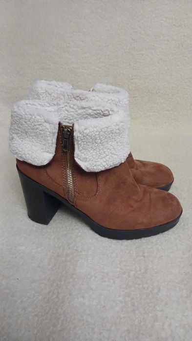 Жіночі напівчоботи