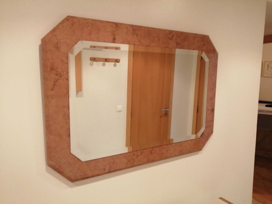 Espelho em mármore rosa