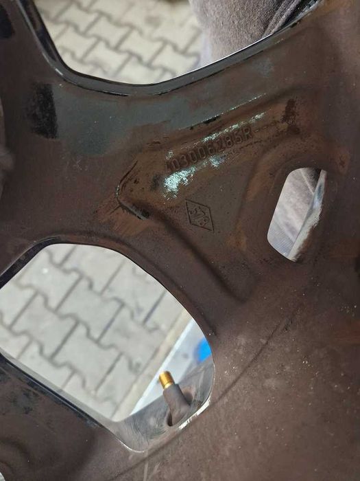 Dacia Duster Felga Aluminiowa 6.5x17  5x114.3  ET50