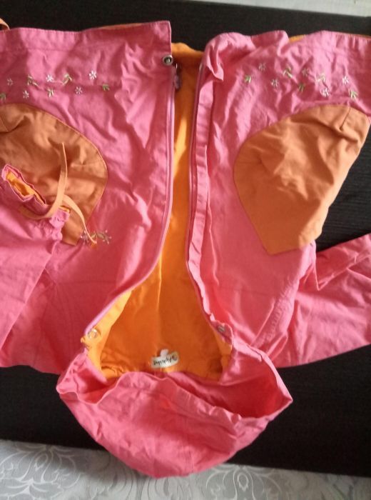 Продам костюм и плащ на девочку