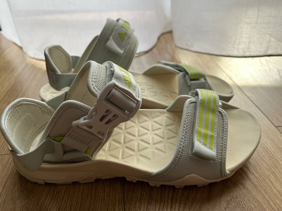 Sandały Adidas Terrex, rozmiar 39