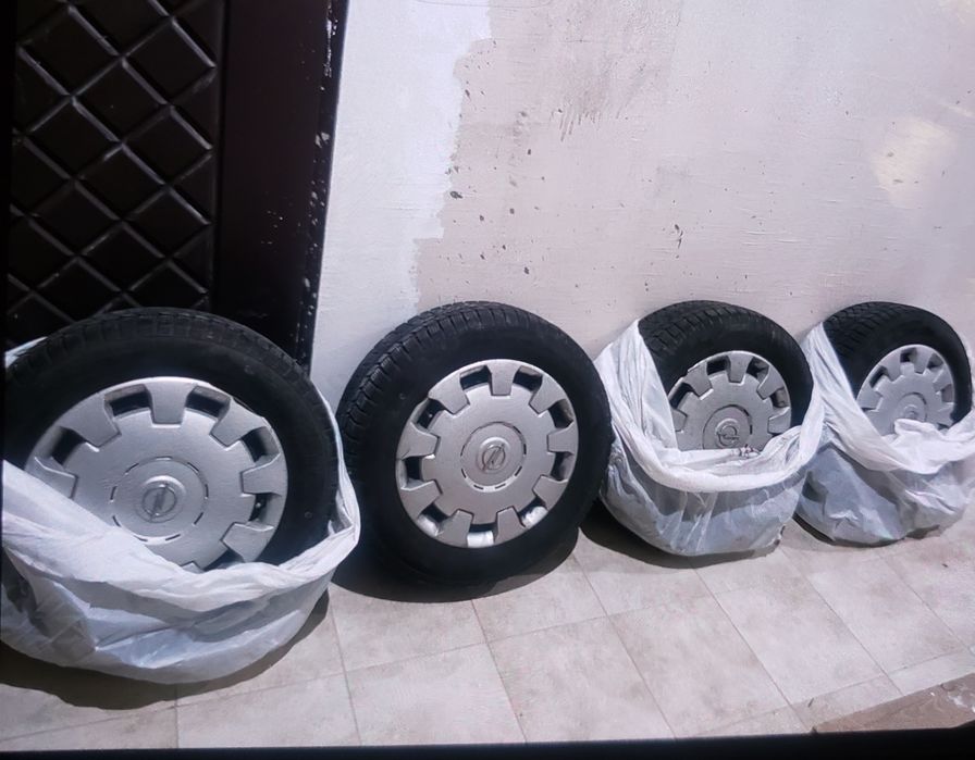 Шини зимові 195/65r15