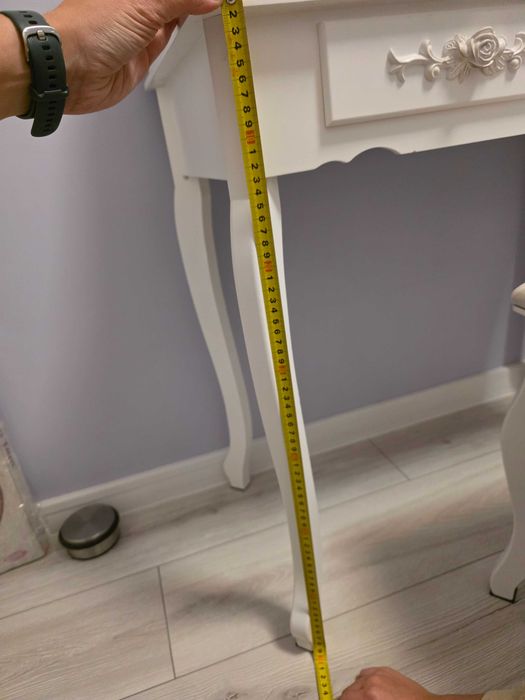 Toaletka z siedziskiem