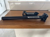 Sprzedam aluminiową sztyce i wspornik Kross Race Components