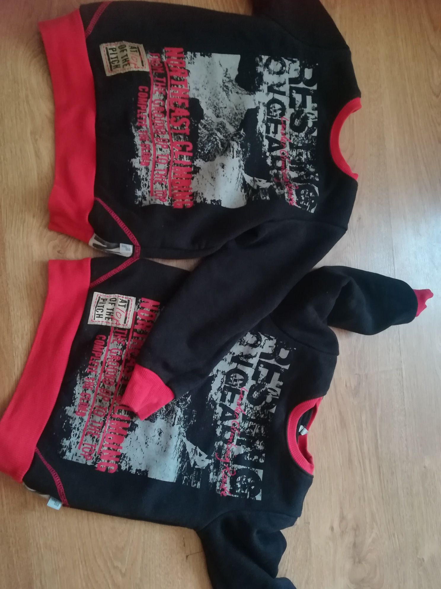 Bluzy x 4, czapki HM plus spodnie dla bliźniaków