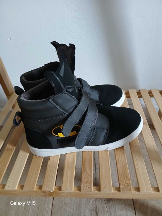 Sinsay Batman buty 34 chłopięce za kostkę na rzepy sneakersy