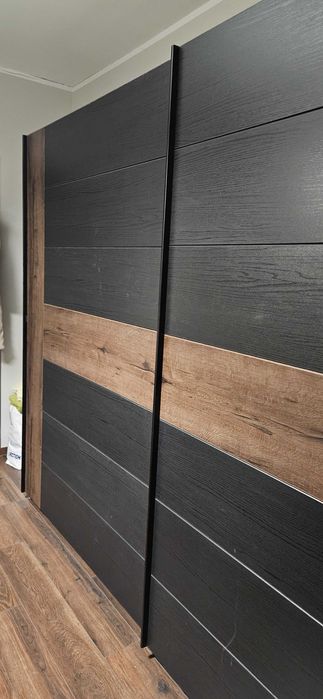 Sprzedam dużą szafe Recover