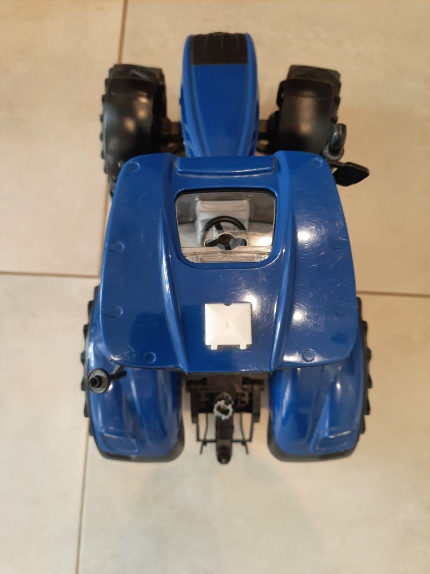 Bruder traktor New Holland