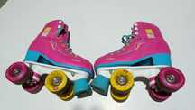 Patins num. 32. Bom estado.