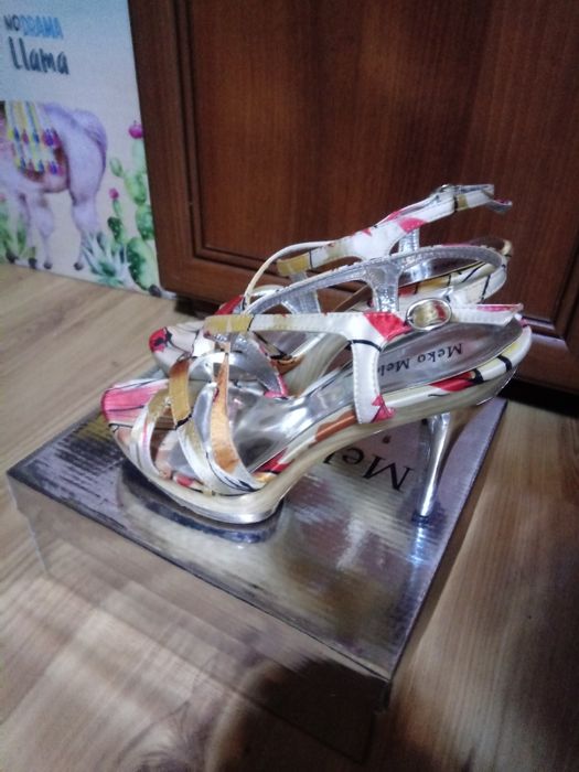Buty 38 sandałki