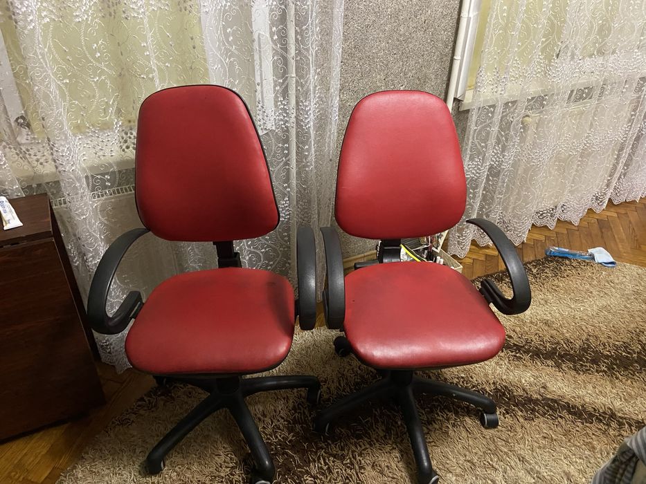 Продаються крісла