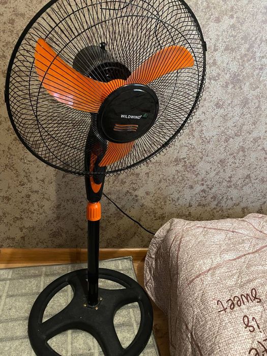 Вентилятор с подставкой