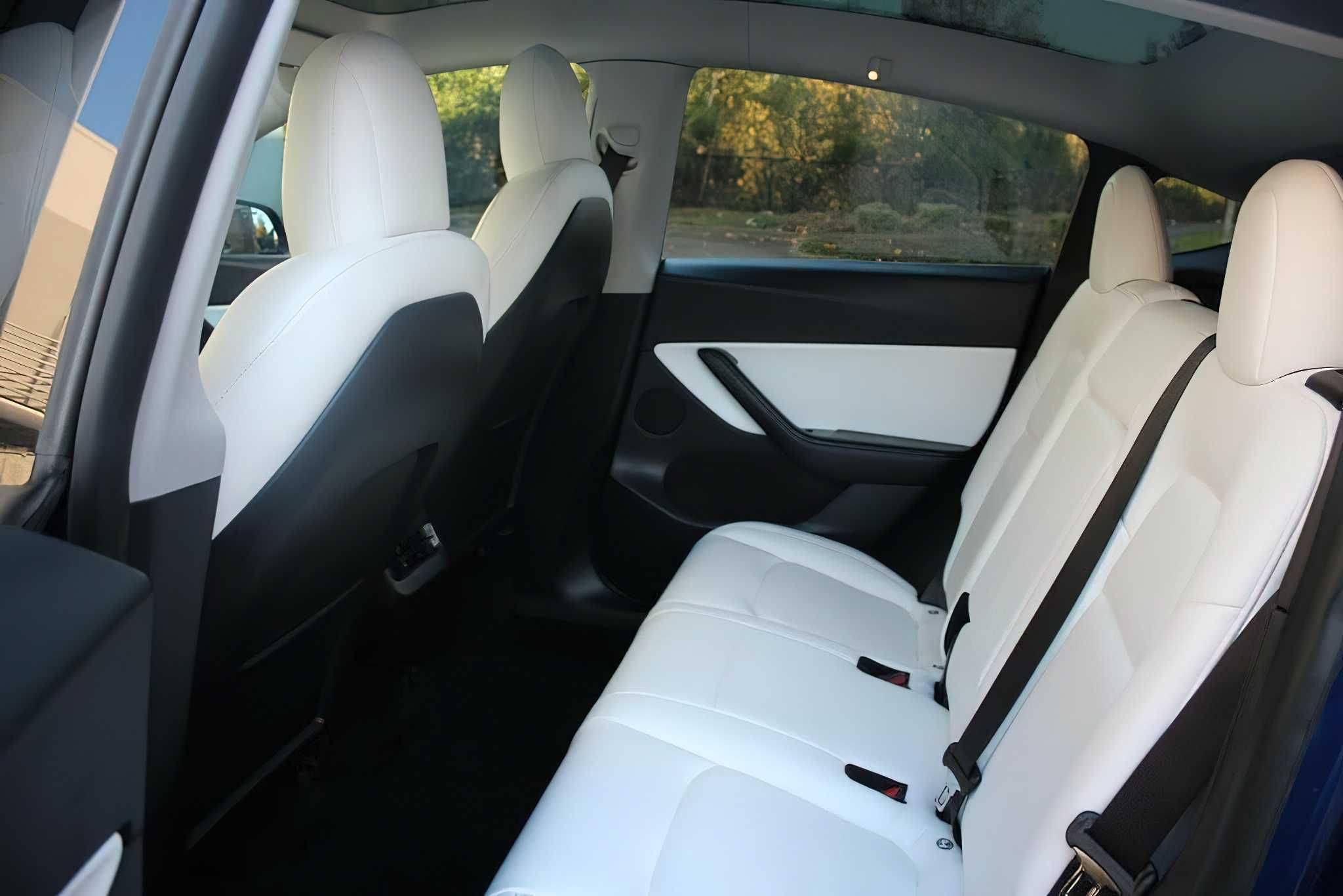 Tesla Model Y  2020