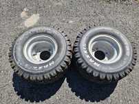 Koła z oponami quad 18x10.00-8 RAZR MX Maxxis 4x115 tył