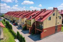 Продаж будинку, вулиця Стуса, Зубра