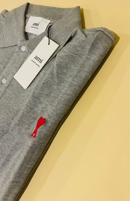 Polo Cinza Ami Paris