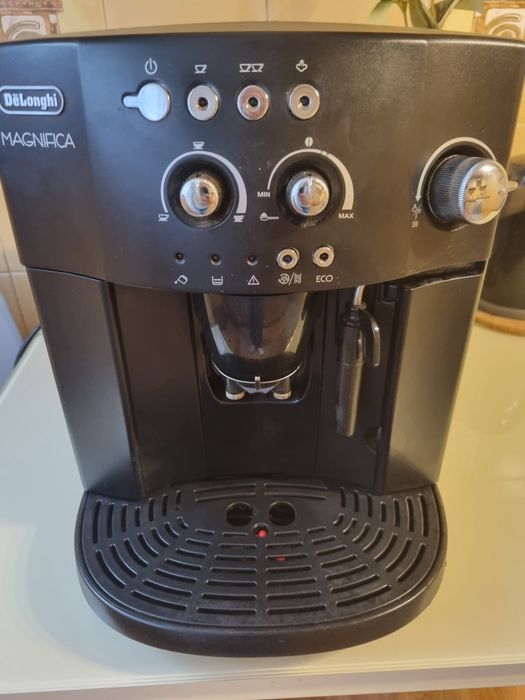 Ekspres  delonghi magnifica