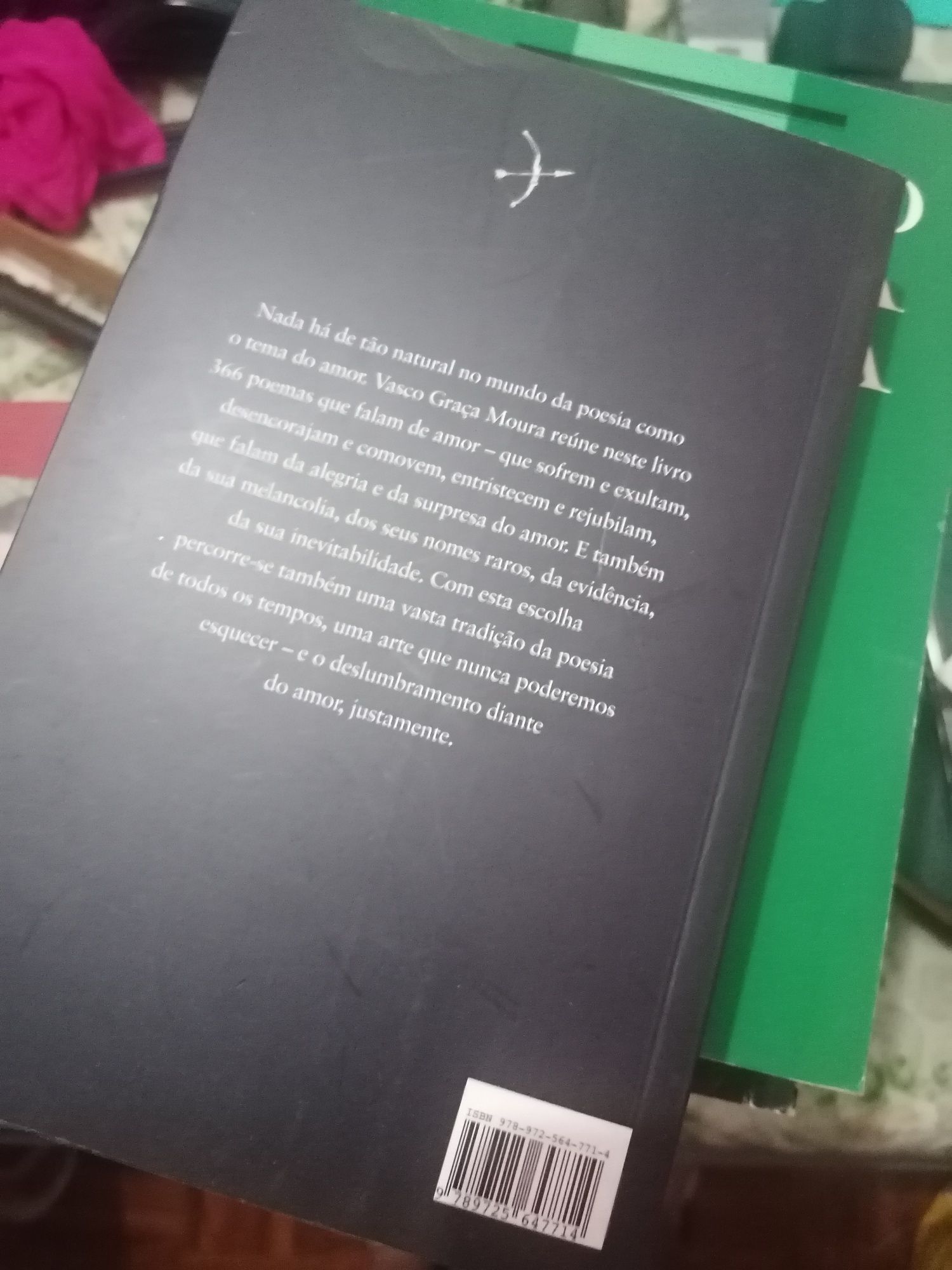 Livro 366 Poemas que falam de Amor