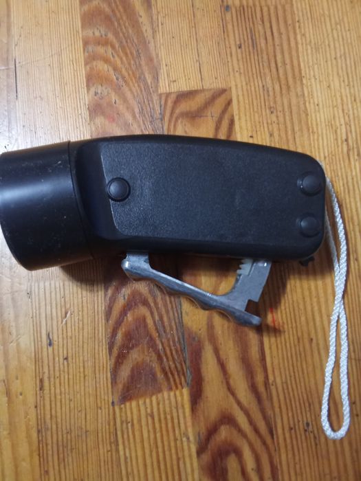 Фонарик ручной динамический , жук , жучок.