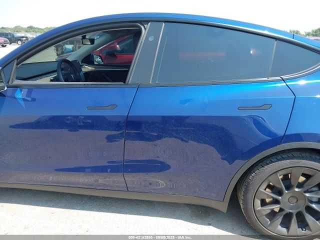 Tesla Model Y Awd/long Range Dual Motor 2023 *