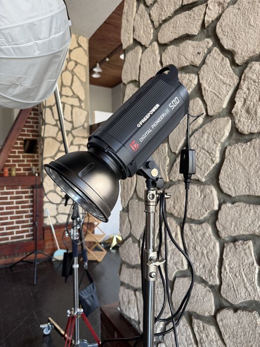 2 × Lampa studyjna FreePower Digital Pioneers III 500