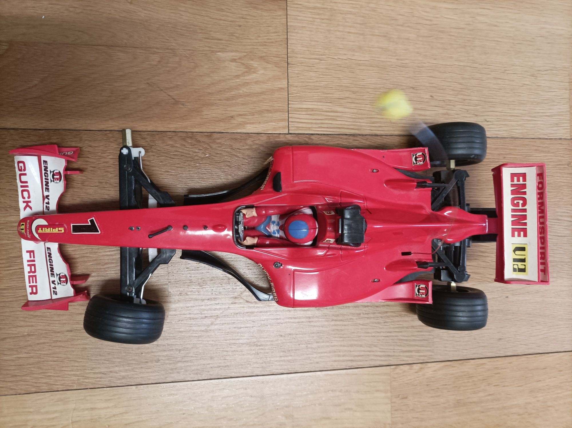 Carro brinquedo F1*