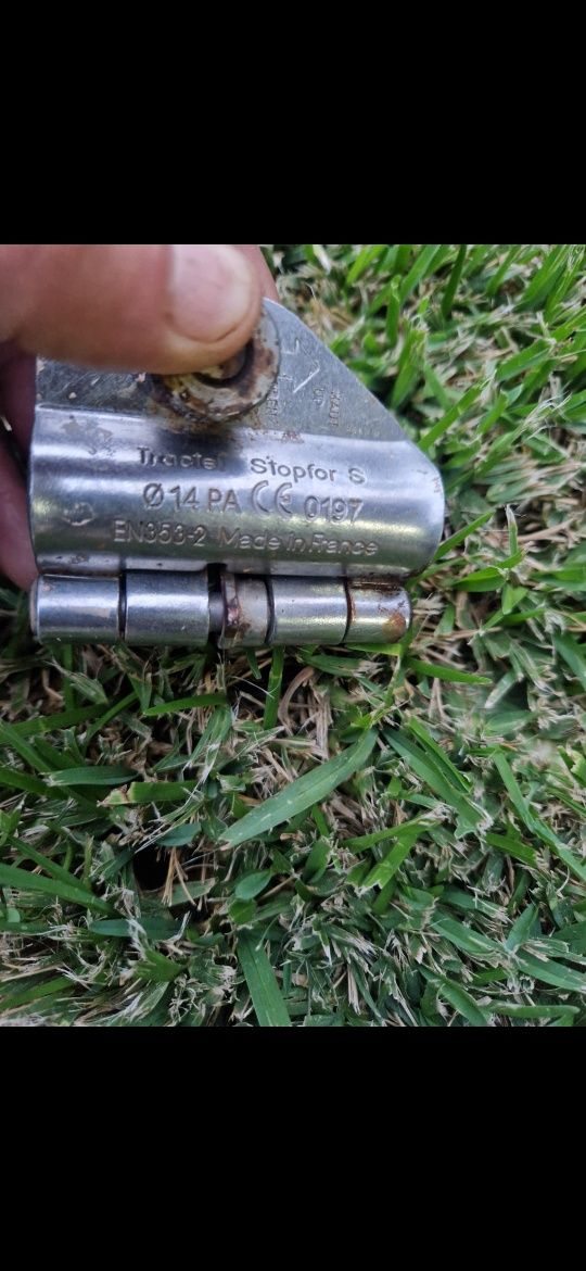 Equipamento de escalada e trabalhos verticais