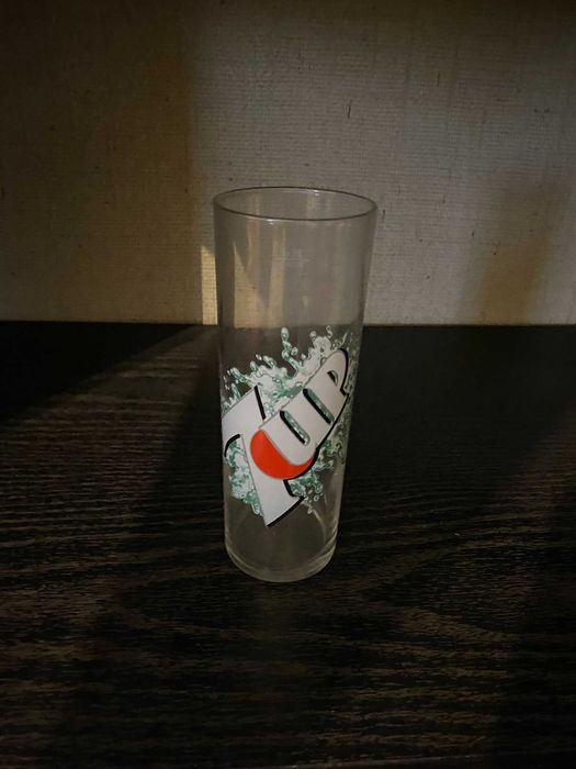 copo 7up de vidro alto