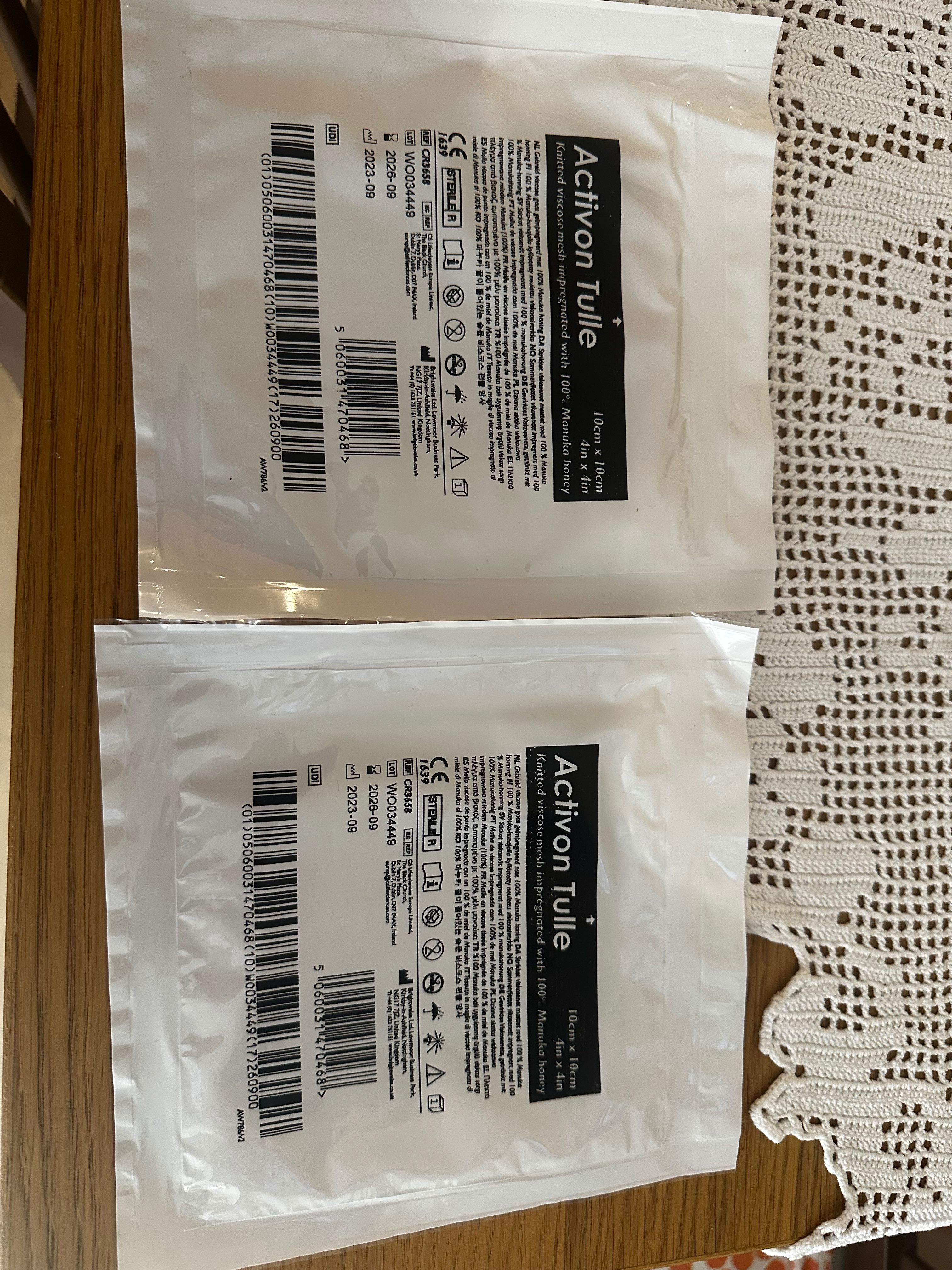 Activon Tulle 10x10cm opatrunek z miodem Manuka