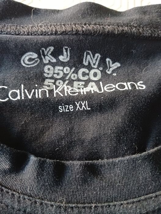 Sweat Calvin Klein Jeans
- Modelo clássico e at