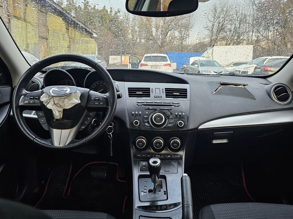 Mazda   3   2013