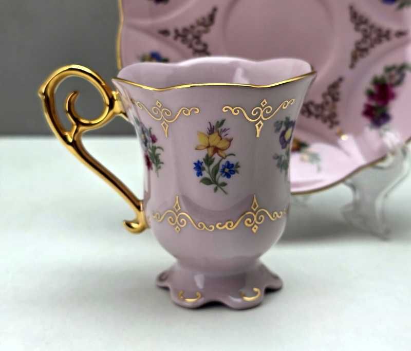 Urocza Filiżanka do czekolady Różowa porcelana Bochemia Czechy