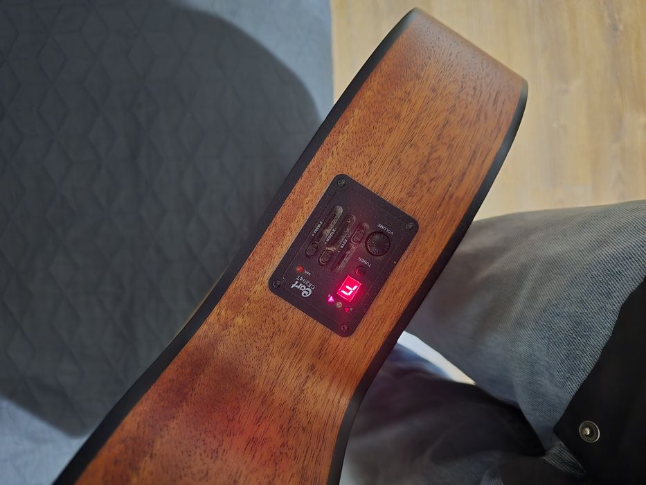 Гітара cort корт