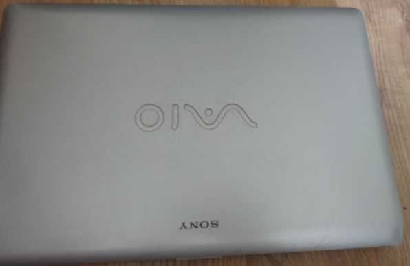 laptop 11,6" Sony Vaio VPCYB3V1E/S 4GB RAM sprawny 500gb HDD Win7Pro
