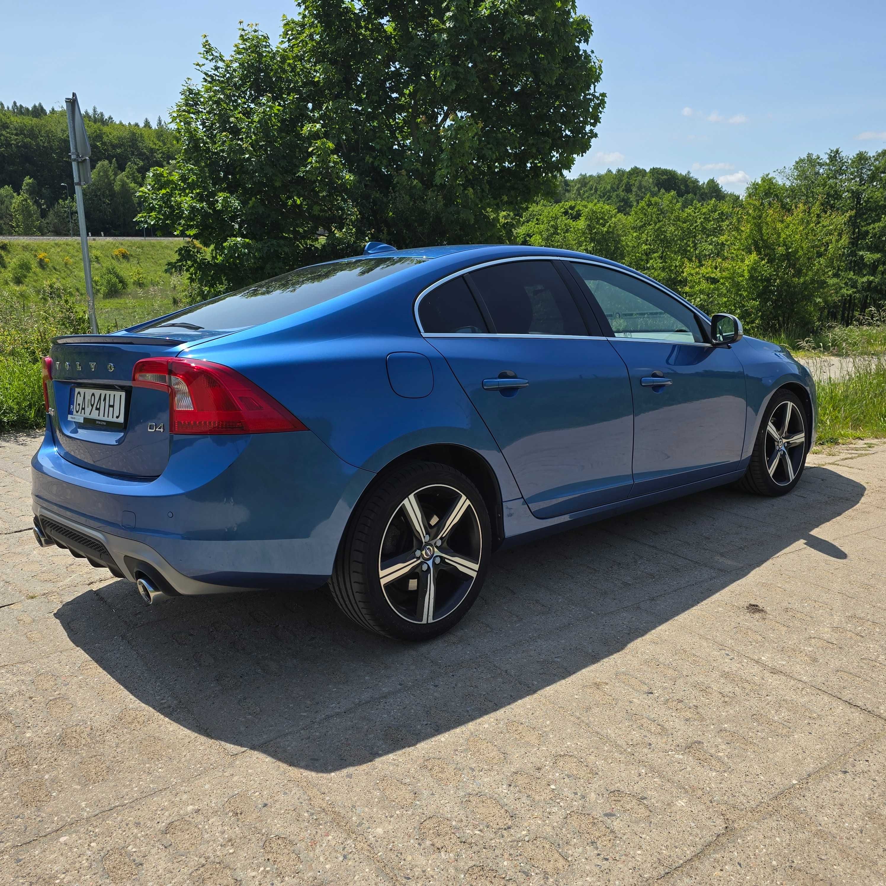Volvo S60R-Design 230 KM Polester oraz personalizowane nagłośnienie
